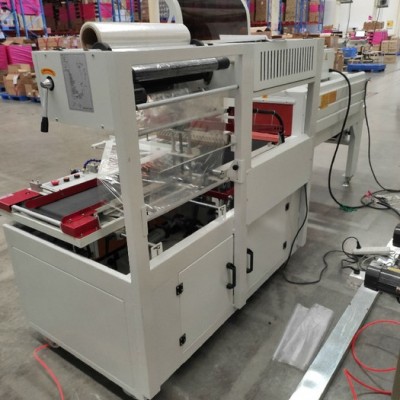 自動雞蛋拖套膜封口機(jī) 面膜盒收縮膜包裝機(jī) 收納盒套膜吸塑機(jī) 保鮮盒熱收縮包裝機(jī)