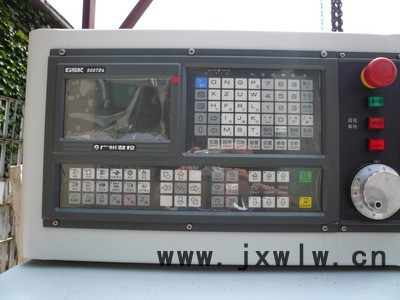 CK6125J機床  精密數(shù)控車床 精密數(shù)控儀表車床 氣動彈簧夾頭精密儀表數(shù)控車床