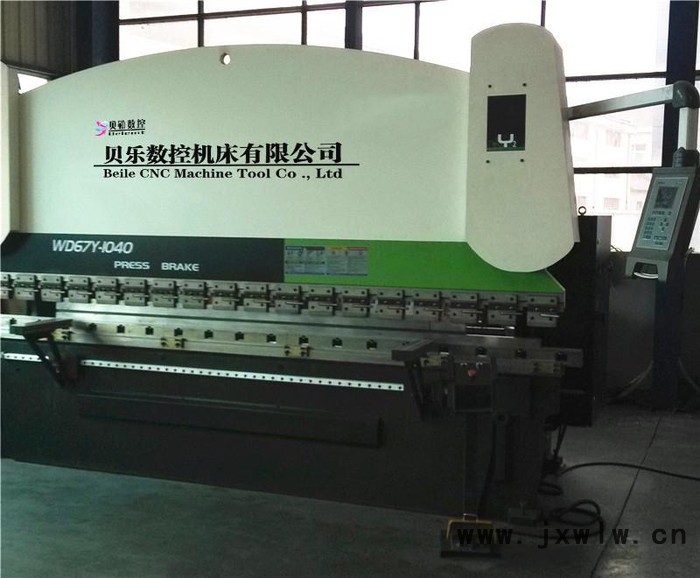 數(shù)控折彎機 wc67K液壓板料折彎機 泉州鑫瑪特折彎機
