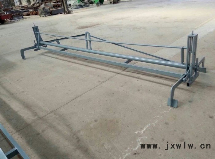 盈康彩鋼 復(fù)合機(jī)配件 復(fù)合機(jī)配件批發(fā) 復(fù)合機(jī)巖棉吊裝架
