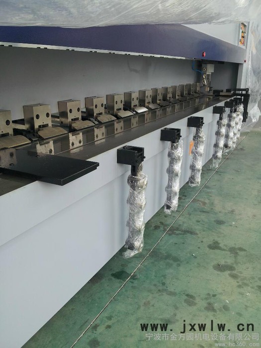 余姚直銷欣琳牌HRK-1500*4000金屬薄板開槽機(jī)、數(shù)控   龍門式開槽機(jī)QQ648776059