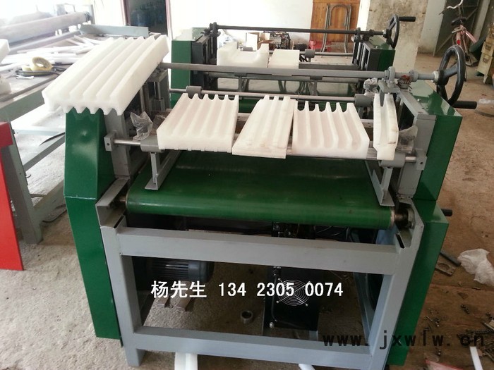 供應(yīng)萬(wàn)川800L珍珠棉開(kāi)槽機(jī)，珍珠棉開(kāi)槽機(jī)價(jià)格，珍珠棉開(kāi)槽機(jī)廠(chǎng)家