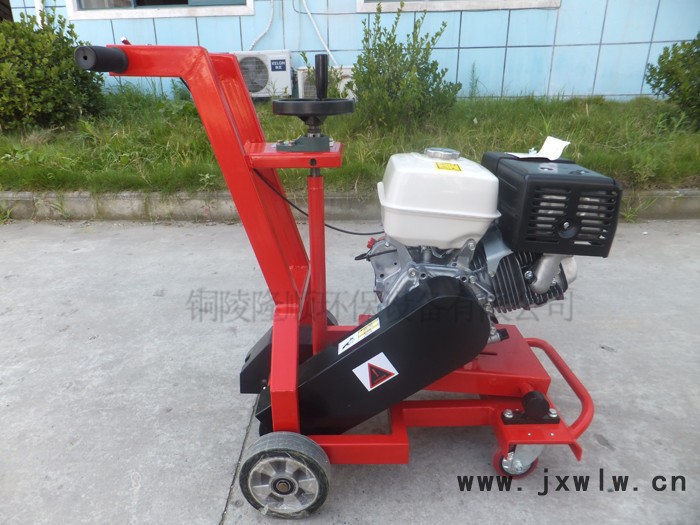 路面機(jī)械廠家定制隆順LS-200路面開槽機(jī)