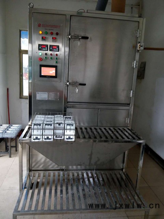 昆山飛創(chuàng) 低溫修邊機(jī)、冷凍修邊機(jī)
