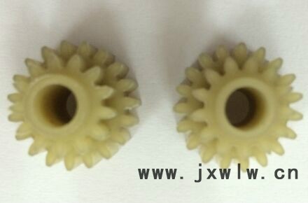自動(dòng)噴射式冷凍修邊機(jī)