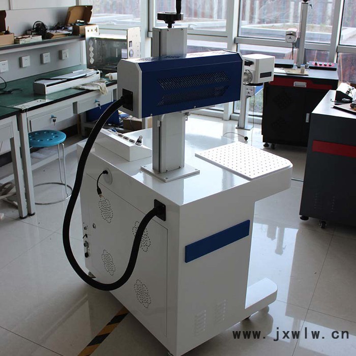20W小型光纖機(jī) 金屬刻字雕刻機(jī)
