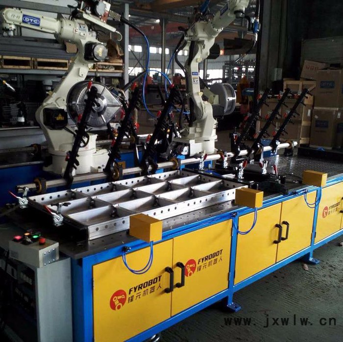 雙工位雙機(jī)器人水冷焊接工作站FY-16004   焊接機(jī)器人  鋁焊接設(shè)備  焊接設(shè)備 鋒元