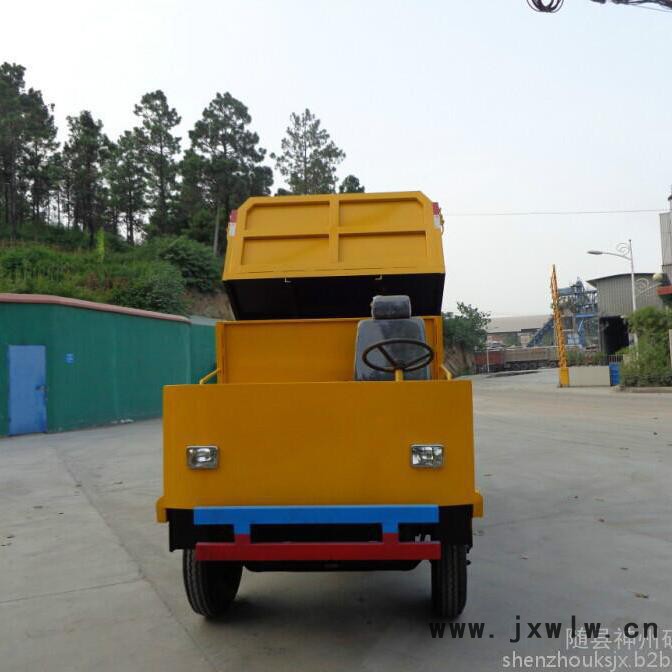 礦山六輪車.四驅(qū)六輪車.斷氣剎.雙液壓自卸油缸.助力轉(zhuǎn)向.根據(jù)巷道大小訂制車廂尺寸.可選擇多種型號發(fā)動機(jī)