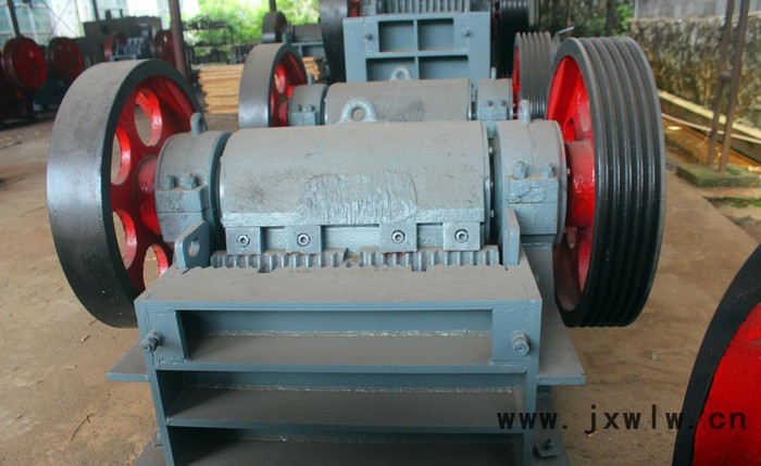 PEX細(xì)碎顎式破碎機(jī) 顎破中碎機(jī) 歡迎來(lái)電詳詢礦山粉碎設(shè)備